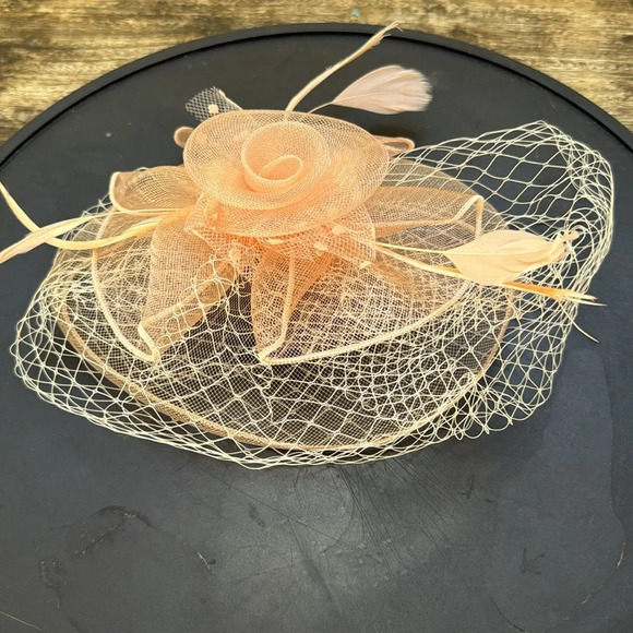 Vintage hat pink / peach color clip on - Picture 6 of 10